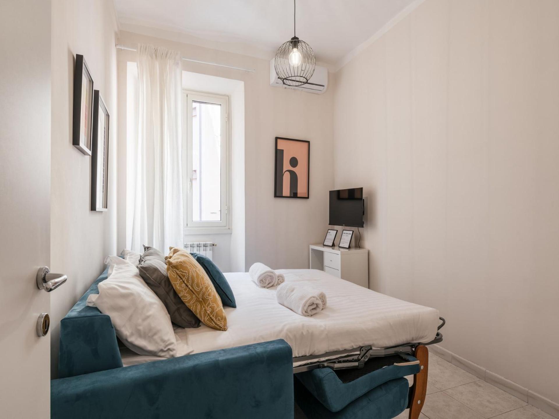 The Best Rent - Spacious One-Bedroom Apartment Near Colosseum Roma Esterno foto